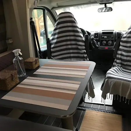 Nuit Dans Un Camping-Car * Nice